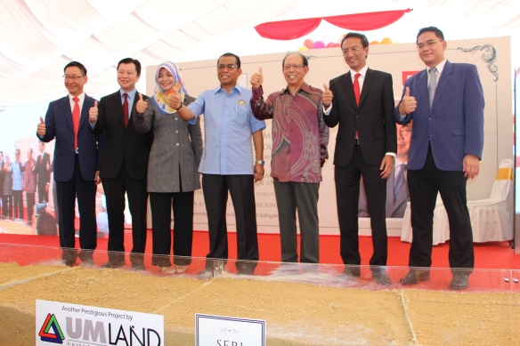 Chief Minister of Johor Dato’ Mohamed Khaled Nordin was the guest-of-honour at the groundbreaking ceremony. Photo: Courtesy of UMLand.